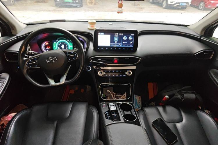 Used Hyundai Santa Fe 2020 380 TGDi Automatic Two-Wheel Drive GLS Luxury Edition Center Console
