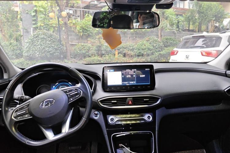 Used Hyundai Santa Fe 2020 380 TGDi Automatic Two-Wheel Drive DLX Prestige Edition PLUS Center Console