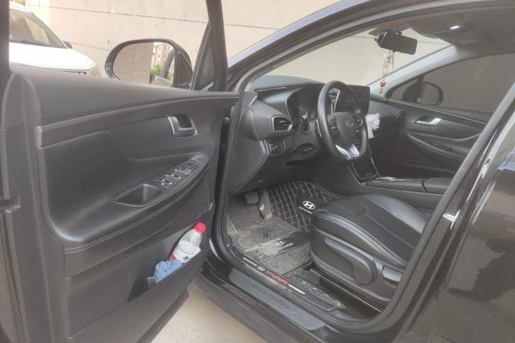 Used Hyundai Santa Fe 2020 380 TGDi Automatic Two-Wheel Drive GL Elite Edition Driver Seat