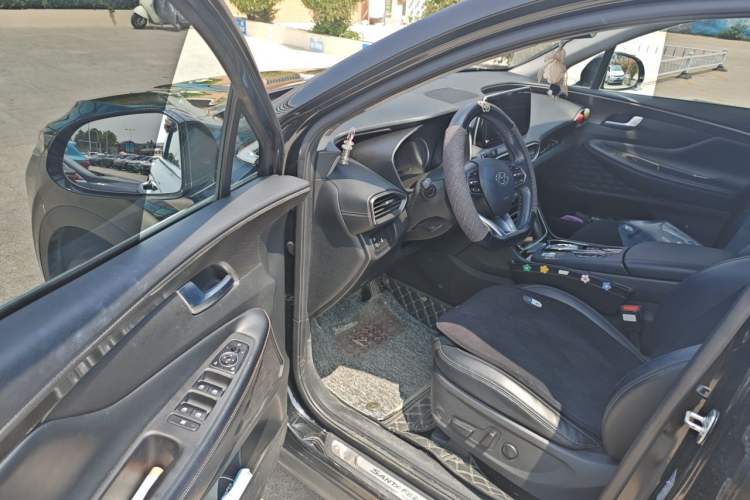Used Hyundai Santa Fe 2020 380 TGDi Automatic Two-Wheel Drive GLS Luxury Edition Driver Seat