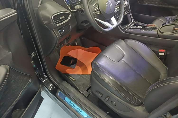 Used Hyundai Santa Fe 2020 380 TGDi Automatic Two-Wheel Drive GLS Luxury Edition Driver Seat