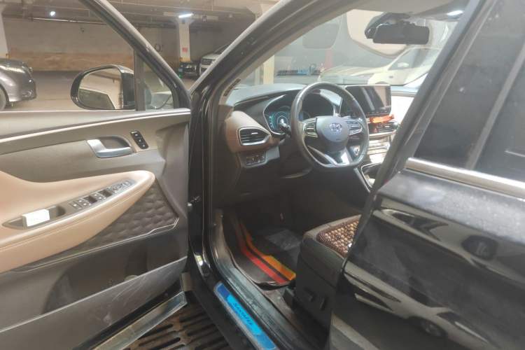 Used Hyundai Santa Fe 2020 380 TGDi Automatic All-Wheel Drive DLX HTRAC Prestige PLUS Driver Seat