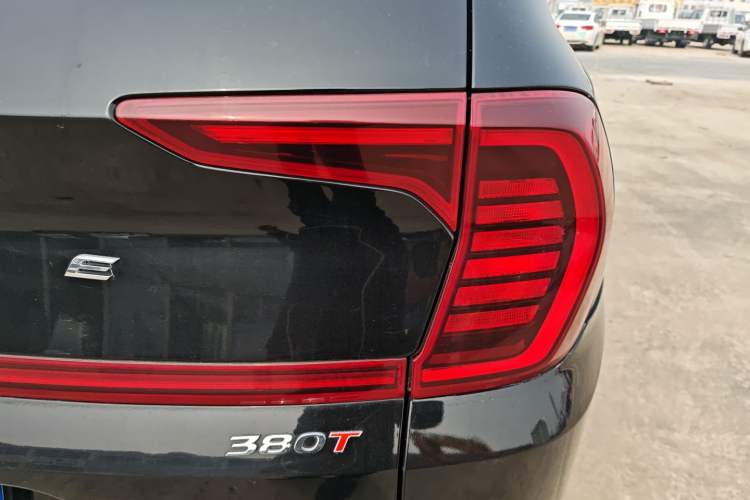 Used Hyundai Santa Fe 2020 380 TGDi Automatic Two-Wheel Drive GLS Luxury Edition Exterior 3