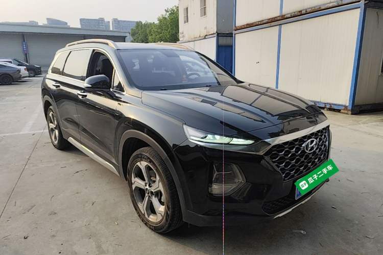 Used Hyundai Santa Fe 2020 380 TGDi Automatic Two-Wheel Drive GLS Luxury Edition Front Right 45 Deg