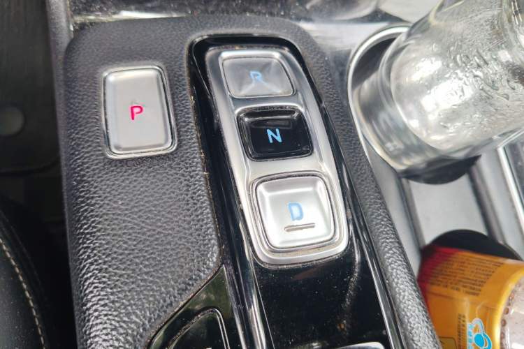 Used Hyundai Santa Fe 2020 380 TGDi Automatic Two-Wheel Drive GLS Luxury Edition Gear Lever