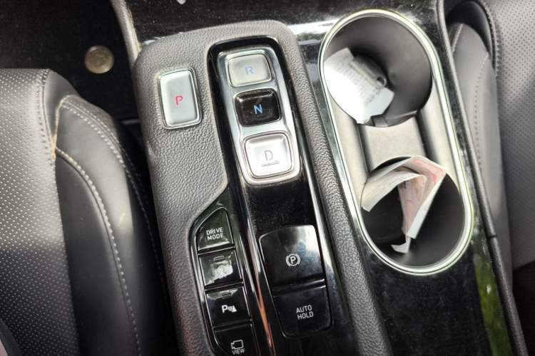 Used Hyundai Santa Fe 2020 380 TGDi Automatic Two-Wheel Drive GLS Luxury Edition Gear Lever