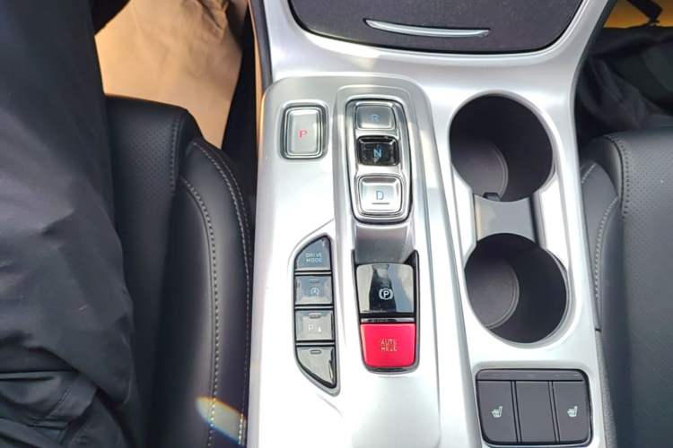 Used Hyundai Santa Fe 2020 380 TGDi Automatic All-Wheel Drive DLX HTRAC Prestige PLUS Gear Lever