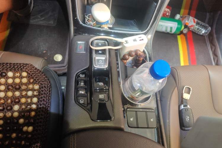 Used Hyundai Santa Fe 2020 380 TGDi Automatic All-Wheel Drive DLX HTRAC Prestige PLUS Gear Lever