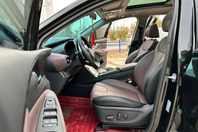 Used Hyundai Santa Fe 2020 380 TGDi Automatic Two-Wheel Drive GLS Luxury Edition Interior 2