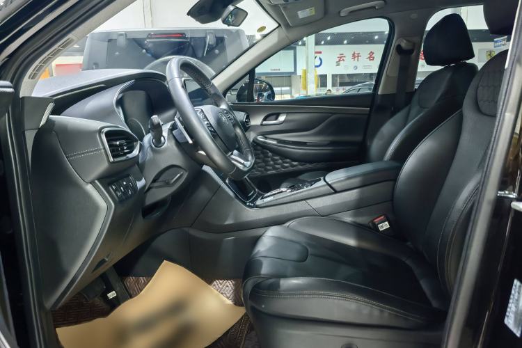 Used Hyundai Santa Fe 2020 380 TGDi Automatic All-Wheel Drive DLX HTRAC Prestige PLUS Interior 4
