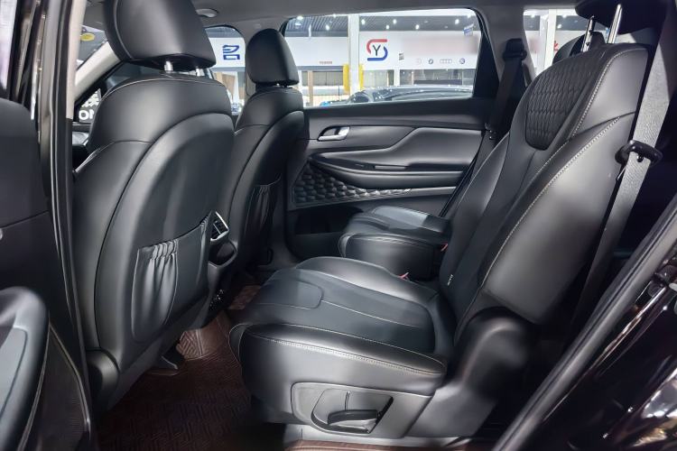 Used Hyundai Santa Fe 2020 380 TGDi Automatic All-Wheel Drive DLX HTRAC Prestige PLUS Interior 6
