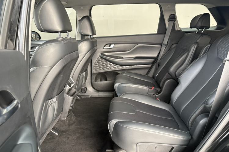 Used Hyundai Santa Fe 2020 380 TGDi Automatic Two-Wheel Drive GLS Luxury Edition Interior 7