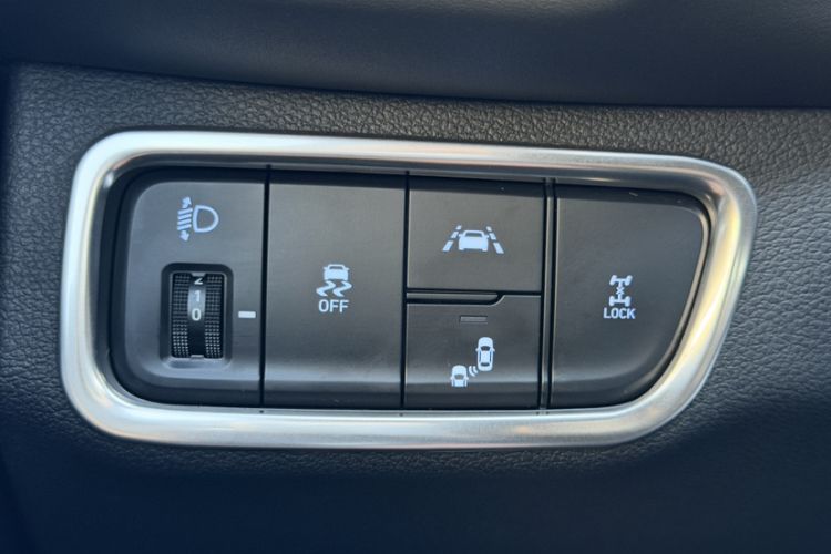 Used Hyundai Santa Fe 2020 380 TGDi Automatic All-Wheel Drive DLX HTRAC Prestige PLUS Interior 9