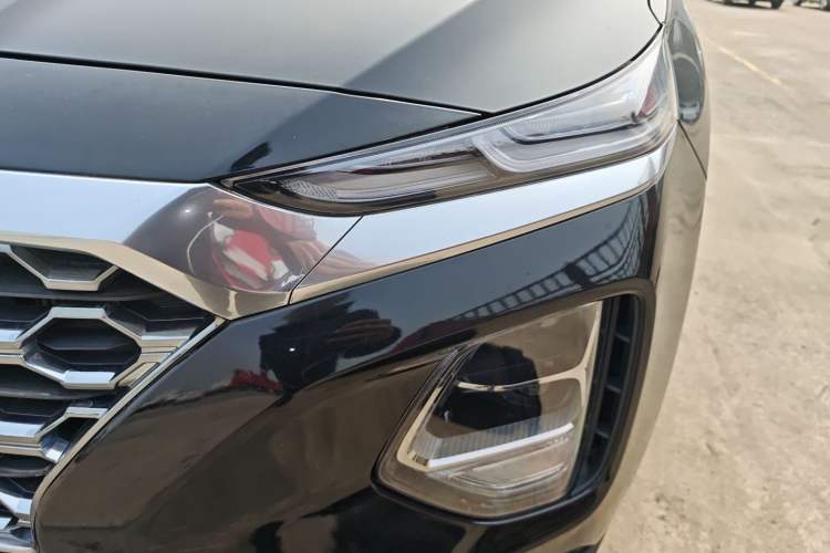 Used Hyundai Santa Fe 2020 380 TGDi Automatic Two-Wheel Drive GLS Luxury Edition Left Front Headlight