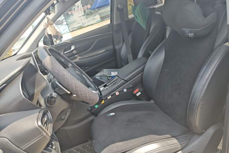 Used Hyundai Santa Fe 2020 380 TGDi Automatic Two-Wheel Drive GLS Luxury Edition Left Front Seat
