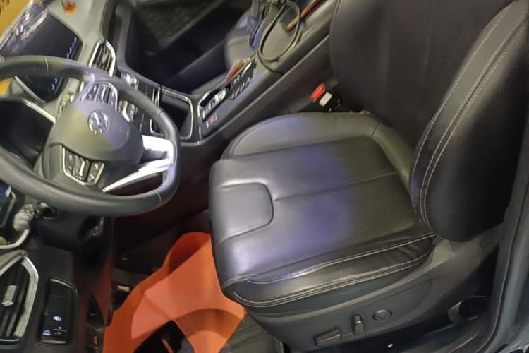 Used Hyundai Santa Fe 2020 380 TGDi Automatic Two-Wheel Drive GLS Luxury Edition Left Front Seat