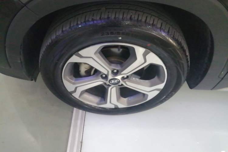 Used Hyundai Santa Fe 2020 380 TGDi Automatic Two-Wheel Drive GLS Luxury Edition Left Front Wheel Hub