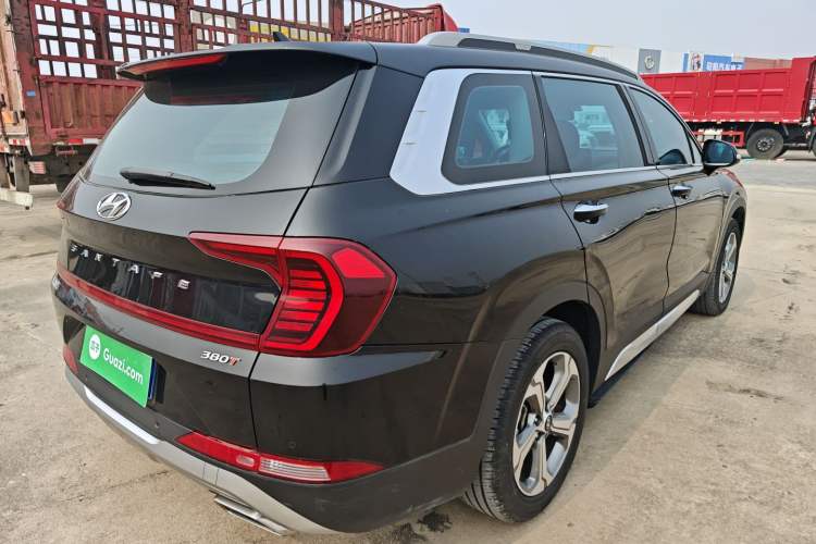 Used Hyundai Santa Fe 2020 380 TGDi Automatic Two-Wheel Drive GLS Luxury Edition Rear Right 45 Deg