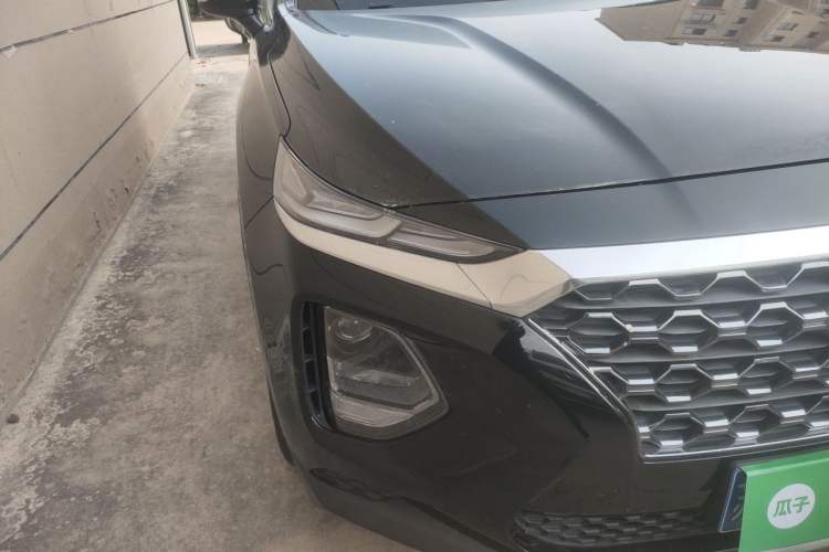 Used Hyundai Santa Fe 2020 380 TGDi Automatic Two-Wheel Drive GL Elite Edition Right Front Headlight