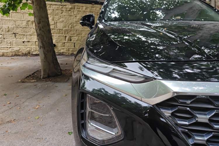 Used Hyundai Santa Fe 2020 380 TGDi Automatic Two-Wheel Drive GLS Luxury Edition Right Front Headlight