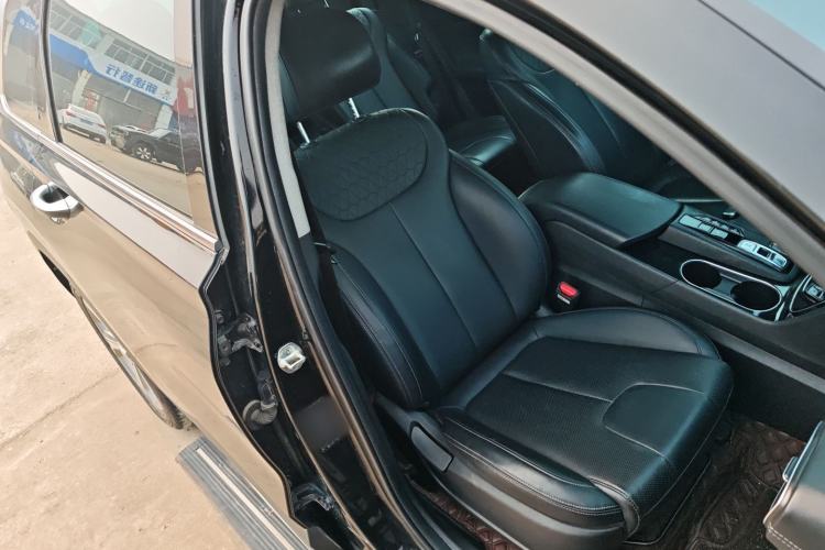 Used Hyundai Santa Fe 2020 380 TGDi Automatic Two-Wheel Drive GLS Luxury Edition Right Front Seat