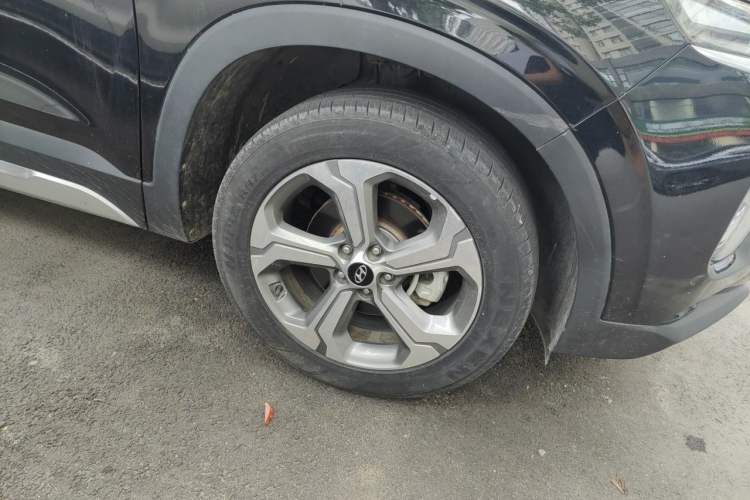 Used Hyundai Santa Fe 2020 380 TGDi Automatic Two-Wheel Drive GLS Luxury Edition Right Front Wheel Hub