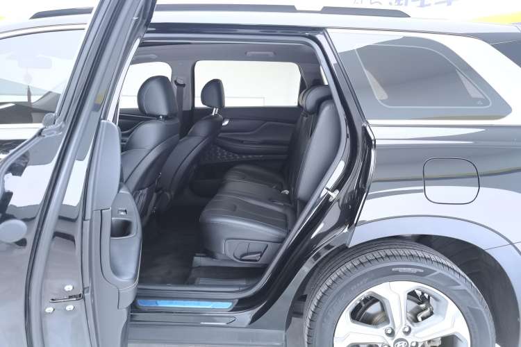 Used Hyundai Santa Fe 2020 380 TGDi Automatic Two-Wheel Drive GLS Luxury Edition Right Rear Seat
