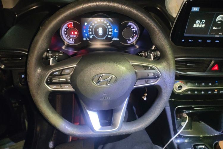 Used Hyundai Santa Fe 2020 380 TGDi Automatic Two-Wheel Drive GL Elite Edition Steering Wheel