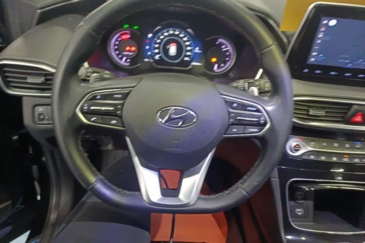 Used Hyundai Santa Fe 2020 380 TGDi Automatic Two-Wheel Drive GLS Luxury Edition Steering Wheel