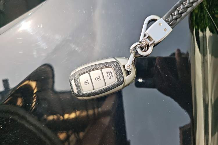 Used Hyundai Santa Fe 2020 380 TGDi Automatic All-Wheel Drive DLX HTRAC Prestige PLUS Vehicle Key