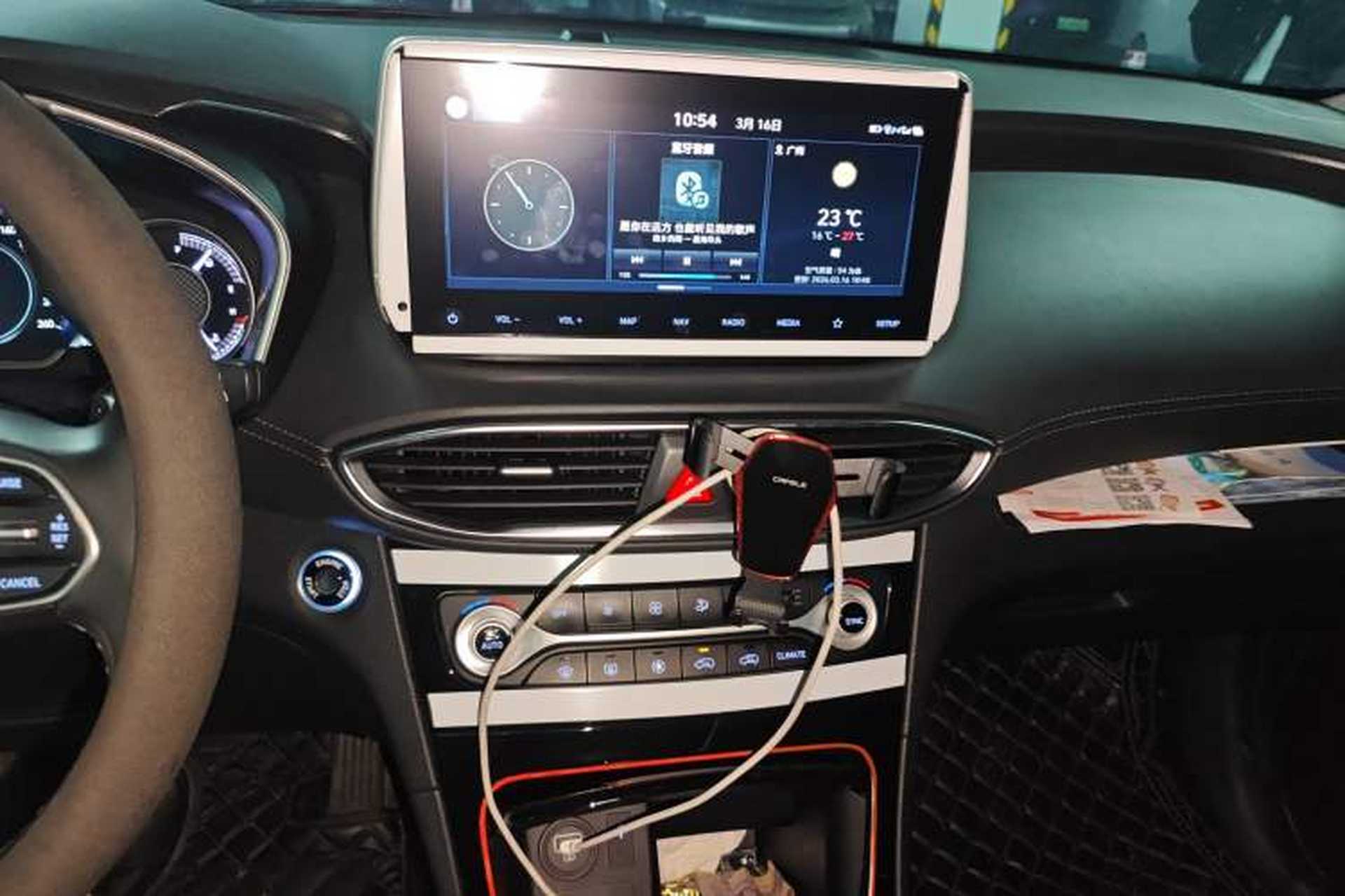 Used Hyundai Santa Fe 2020 380 TGDi Automatic All-Wheel Drive DLX HTRAC Prestige PLUS Audio And AC Panel
