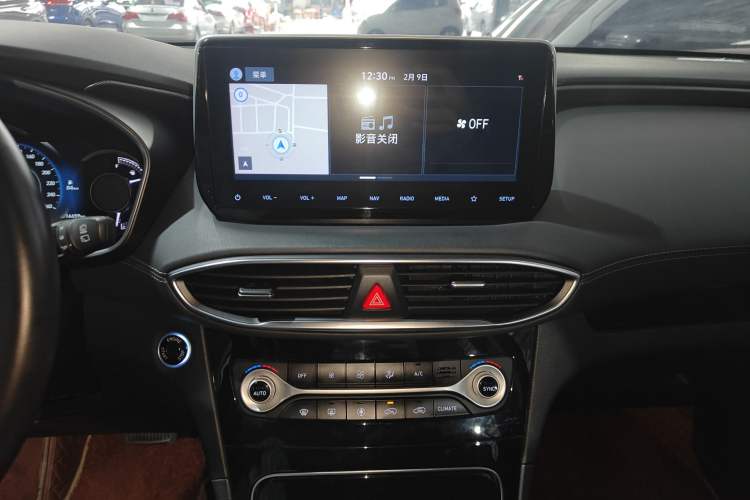 Used Hyundai Santa Fe 2020 380 TGDi Automatic Two-Wheel Drive GLS Luxury Edition Audio And AC Panel