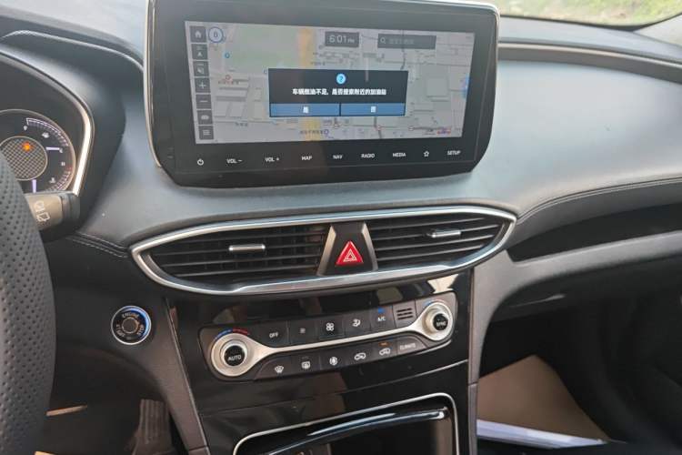 Used Hyundai Santa Fe 2020 380 TGDi Automatic Two-Wheel Drive GLS Luxury Edition Audio And AC Panel