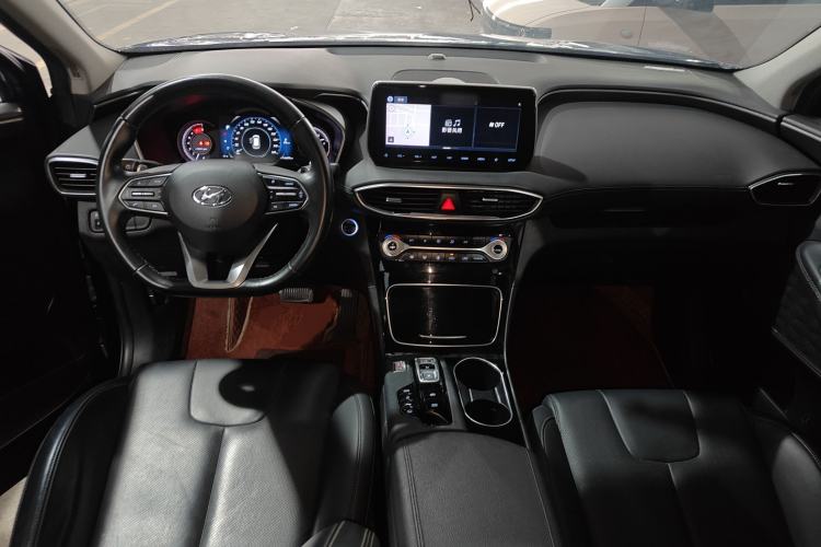 Used Hyundai Santa Fe 2020 380 TGDi Automatic Two-Wheel Drive GLS Luxury Edition Center Console
