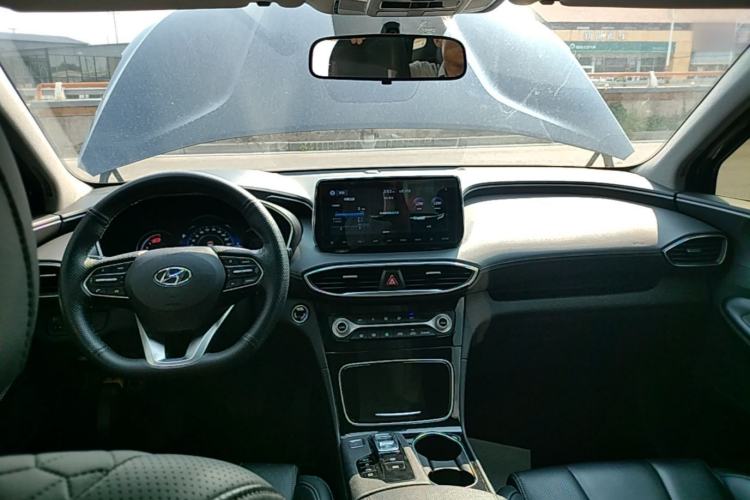 Used Hyundai Santa Fe 2020 380 TGDi Automatic Two-Wheel Drive GLS Luxury Edition Center Console