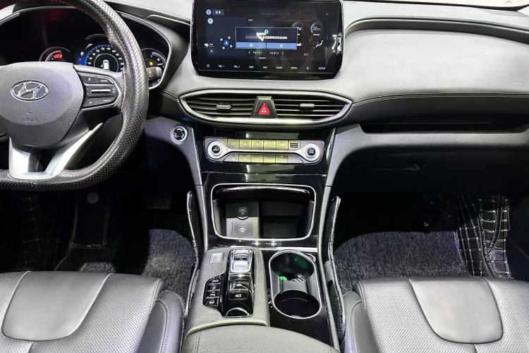 Used Hyundai Santa Fe 2020 380 TGDi Automatic Two-Wheel Drive GLS Luxury Edition Interior 1