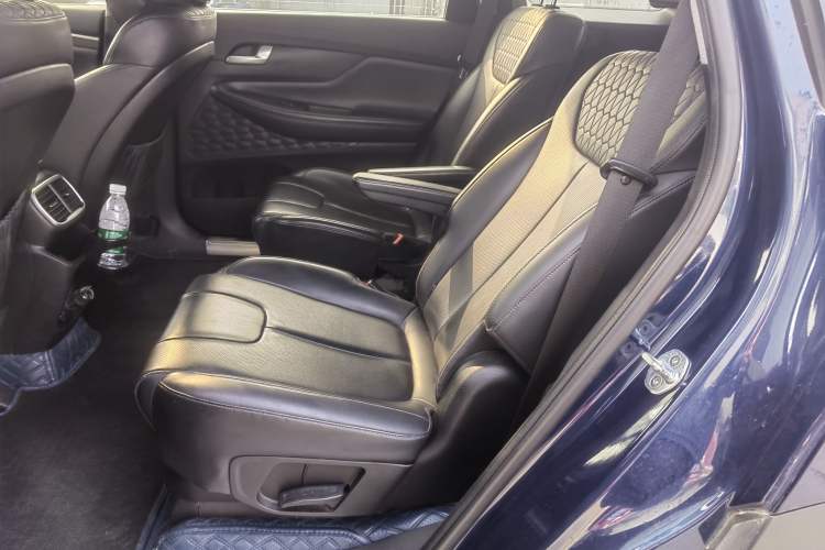 Used Hyundai Santa Fe 2020 380 TGDi Automatic Two-Wheel Drive DLX Prestige Edition Interior 1
