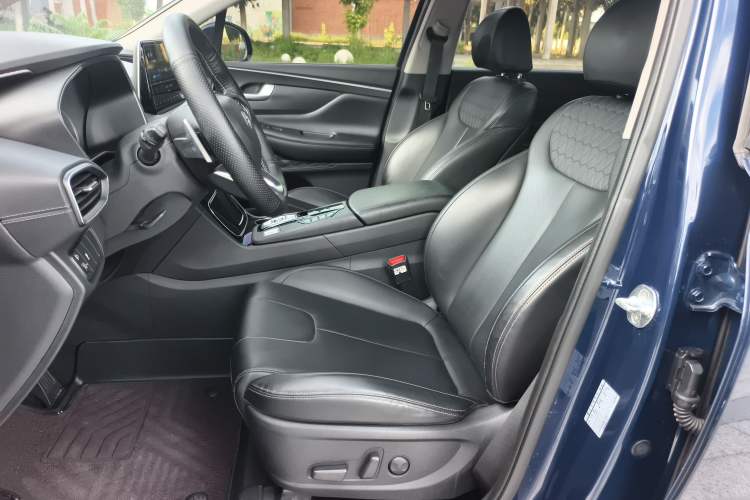 Used Hyundai Santa Fe 2020 380 TGDi Automatic Two-Wheel Drive GLS Luxury Edition Interior 1