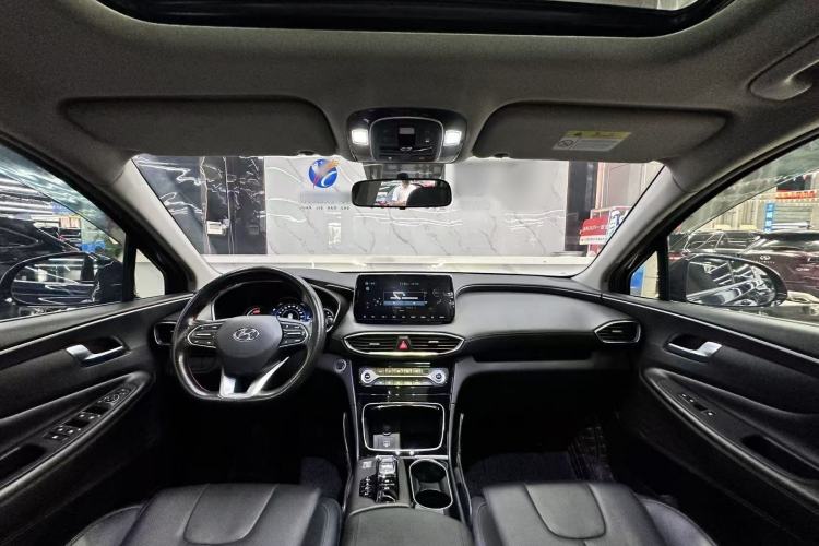 Used Hyundai Santa Fe 2020 380 TGDi Automatic Two-Wheel Drive GLS Luxury Edition Interior 2