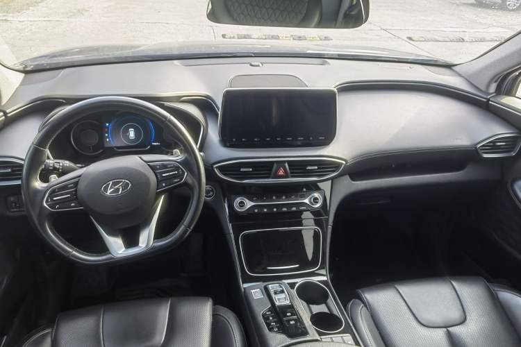 Used Hyundai Santa Fe 2020 380 TGDi Automatic Two-Wheel Drive DLX Prestige Edition Interior 2