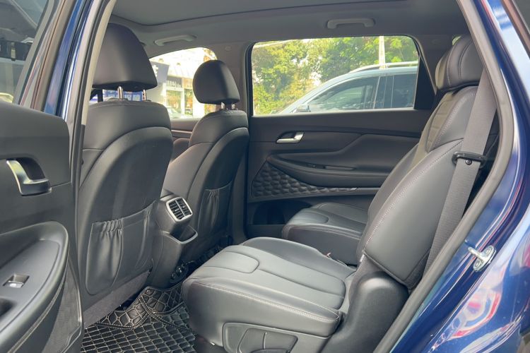 Used Hyundai Santa Fe 2020 380 TGDi Automatic Two-Wheel Drive GLS Luxury Edition Interior 2