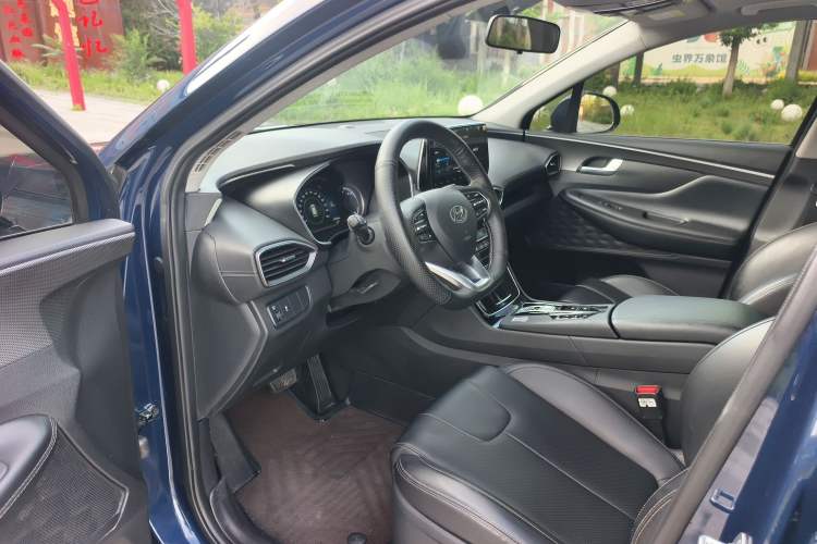 Used Hyundai Santa Fe 2020 380 TGDi Automatic Two-Wheel Drive GLS Luxury Edition Interior 2