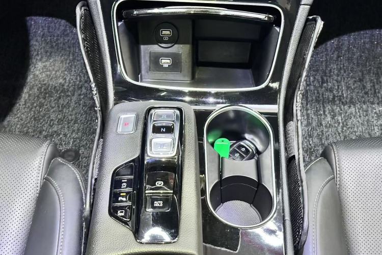 Used Hyundai Santa Fe 2020 380 TGDi Automatic Two-Wheel Drive GLS Luxury Edition Interior 4
