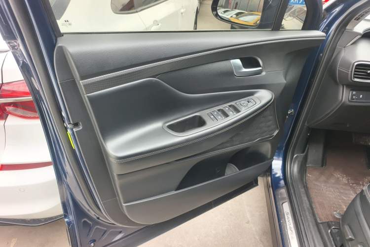 Used Hyundai Santa Fe 2020 380 TGDi Automatic Two-Wheel Drive GLS Luxury Edition Interior 9