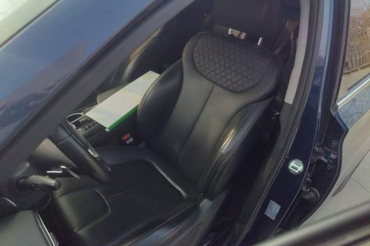 Used Hyundai Santa Fe 2020 380 TGDi Automatic Two-Wheel Drive DLX Prestige Edition Left Front Seat