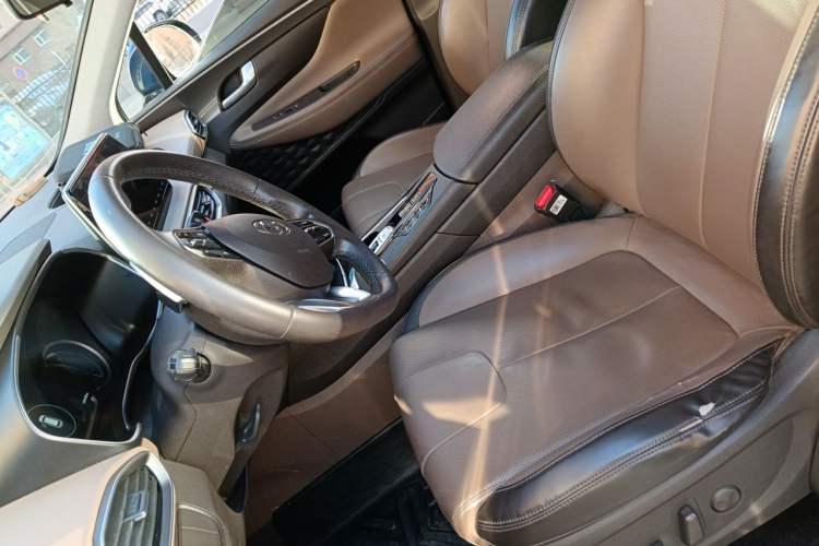 Used Hyundai Santa Fe 2020 380 TGDi Automatic Two-Wheel Drive GLS Luxury Edition Left Front Seat