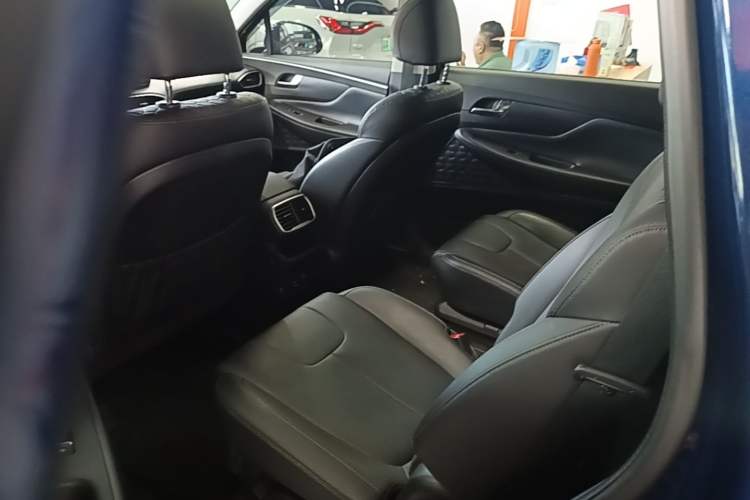 Used Hyundai Santa Fe 2020 380 TGDi Automatic All-Wheel Drive DLX HTRAC Prestige PLUS Left Rear Seat