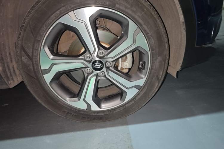 Used Hyundai Santa Fe 2020 380 TGDi Automatic Two-Wheel Drive TOP Flagship Edition Right Front Wheel Hub