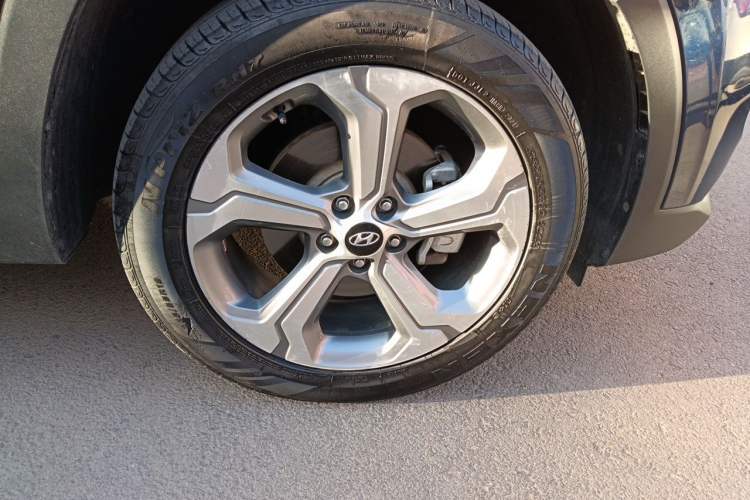 Used Hyundai Santa Fe 2020 380 TGDi Automatic Two-Wheel Drive GLS Luxury Edition Right Front Wheel Hub