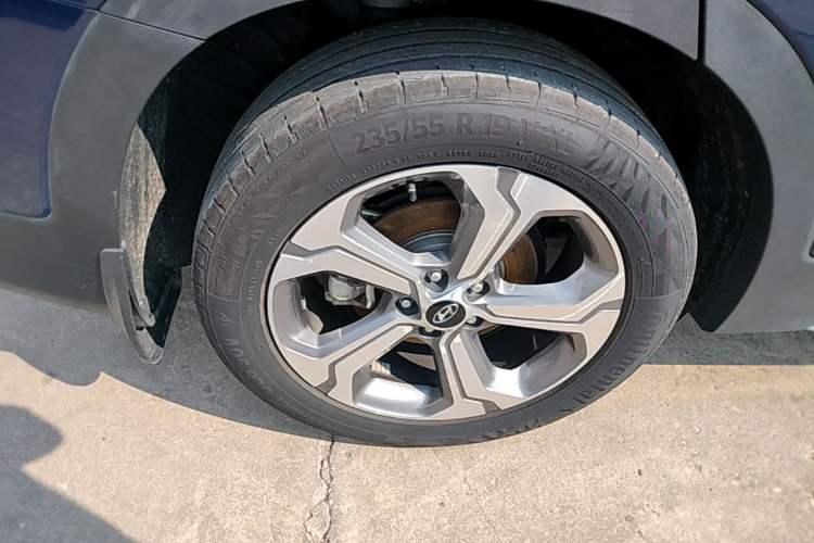 Used Hyundai Santa Fe 2020 380 TGDi Automatic Two-Wheel Drive GLS Luxury Edition Right Rear Wheel Hub